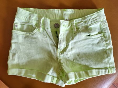 Neuwertige grellgelbe Stretch Jeansshorts von C&A, Gr. 146