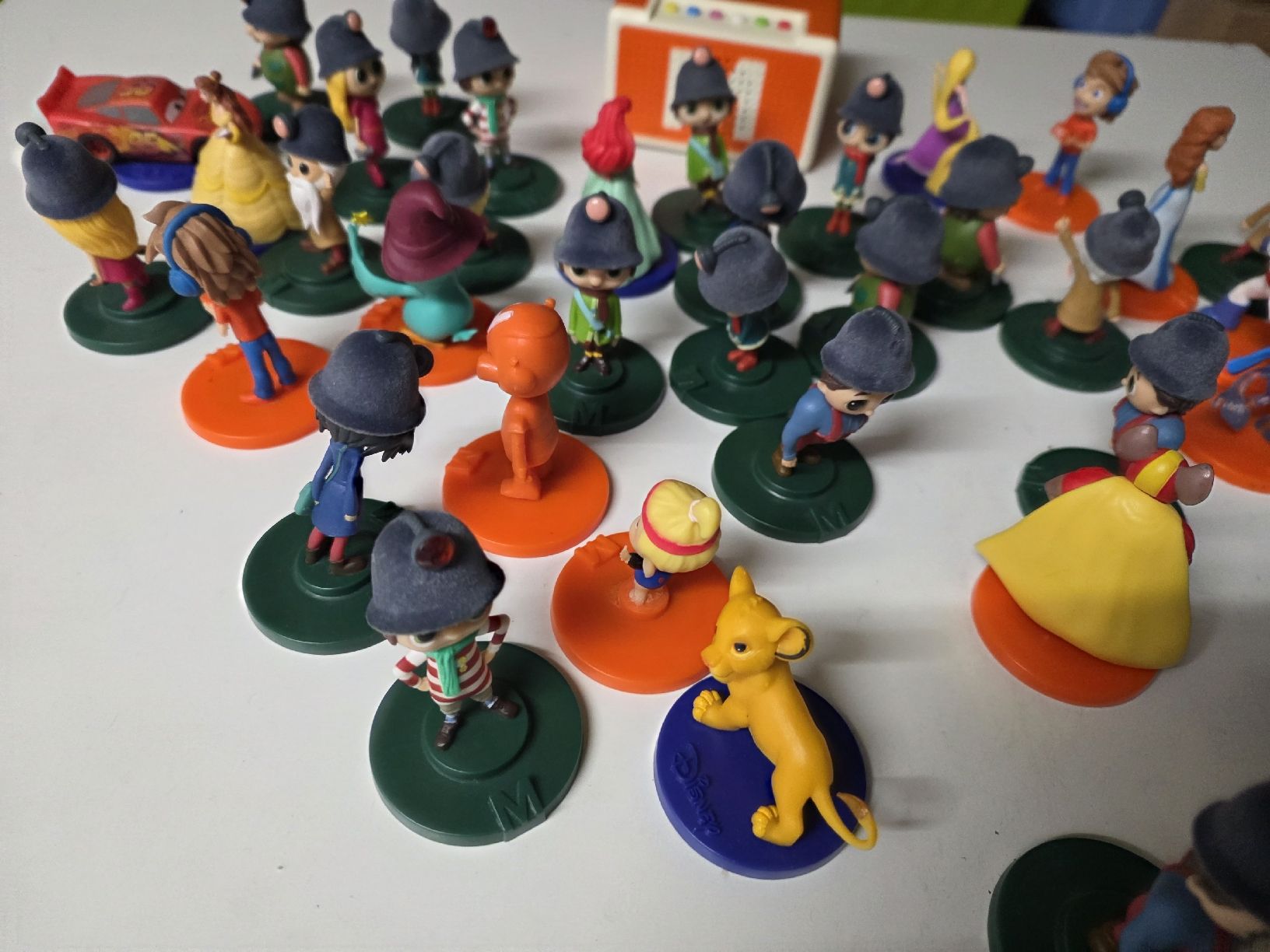 Migros Giocattoli: Migros Story Box mit Figuren – Usato da Dorf venduto da Echo_Elements 4