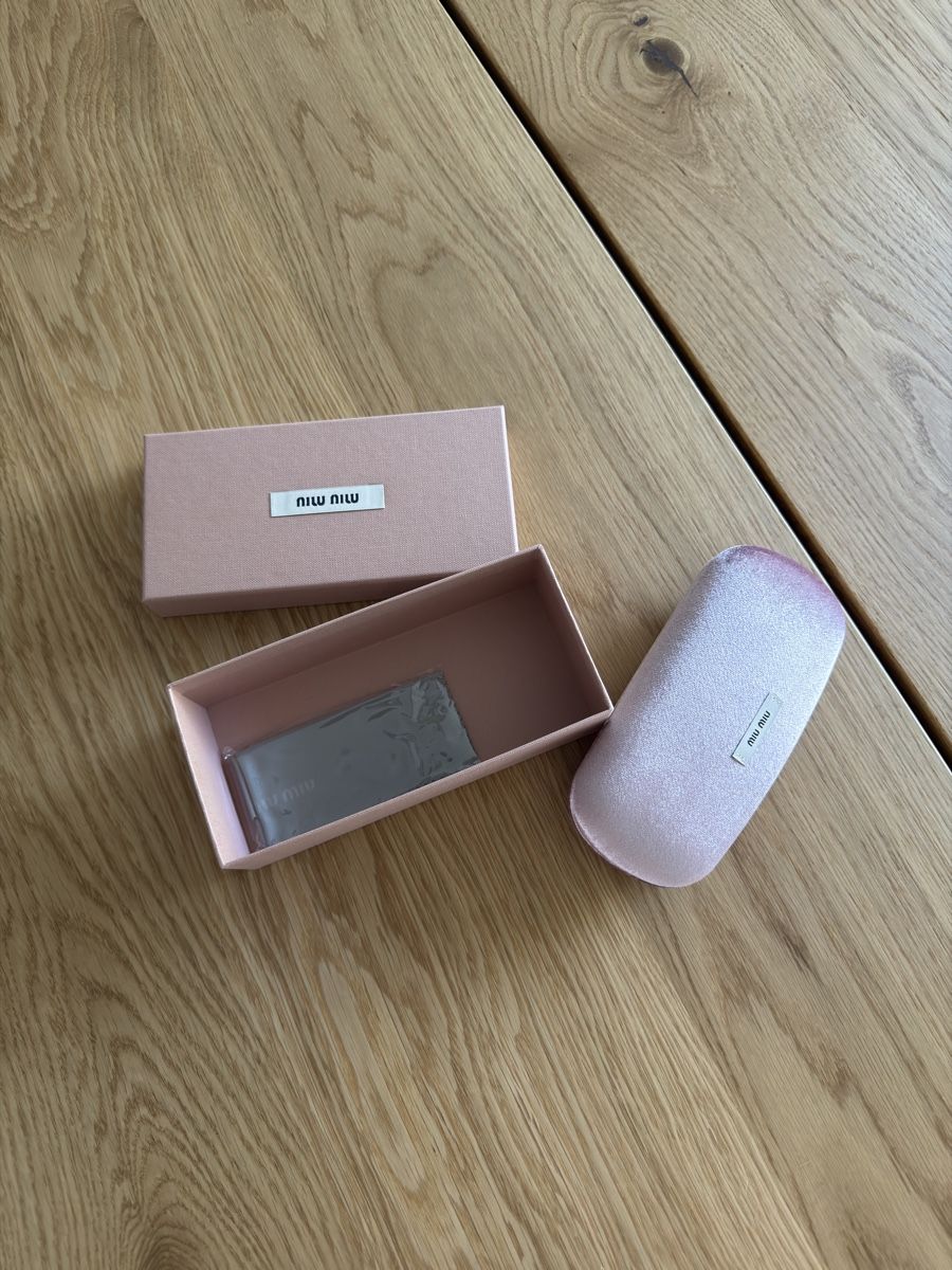 Miu Miu Brillen & Gläser: MiuMiu – Neu und originalverpackt aus Küssnacht am Rigi von pet_h97d