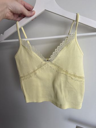 Süsses Top mit Spitze, Gelb, ideal für den Sommer!