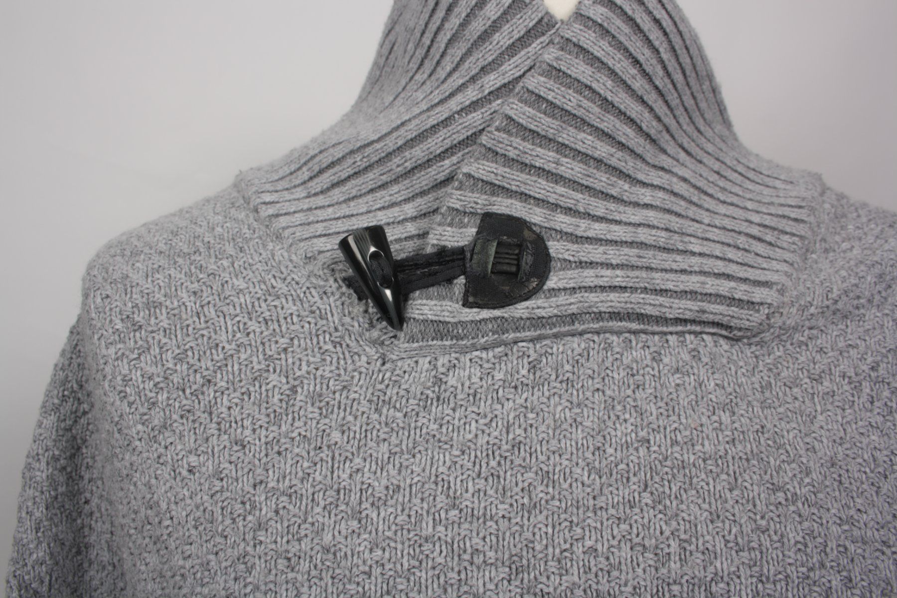 H&M Pullover & Sweatshirts: H&M Herrenpullover hellgrau Gr. XL – Gebraucht aus Zollikofen von Restwert_Zollikofen 3