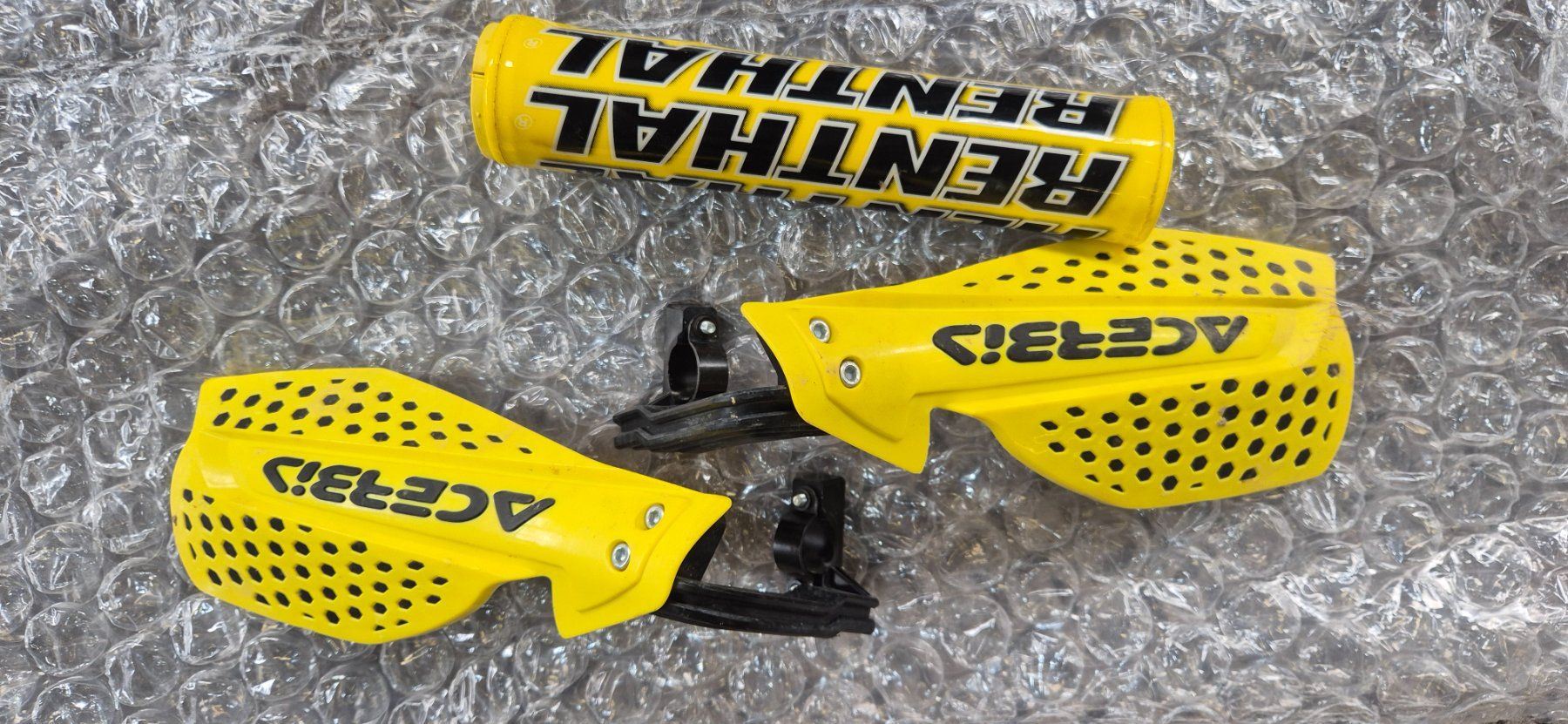 Suzuki Enduro: Suzuki RMZ 250 Diverses Zubehör – Usato da Alterswil venduto da CarrMaSchlossGmbH