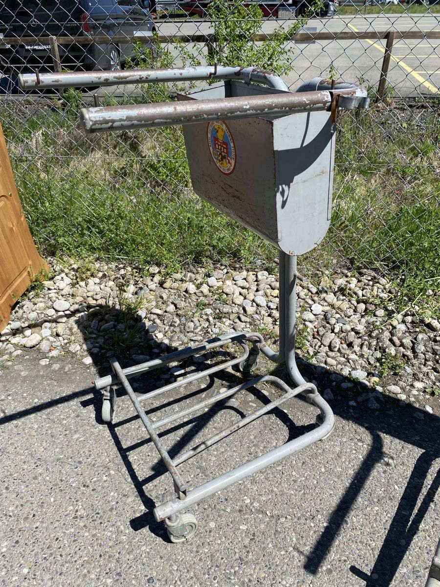 Swissair Altro in Aeronautica: Alte Trolleys Swissair – Usato da Glattbrugg venduto da Pischte.Brockenhaus 3