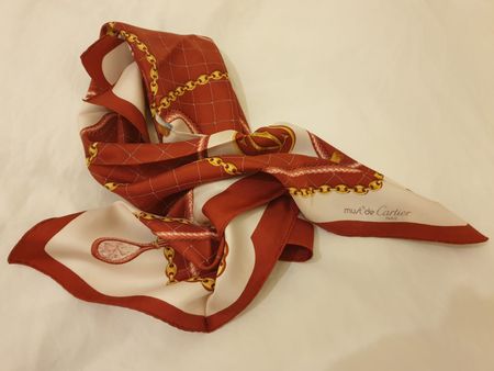 Foulard en soie, Cartier, 83x83cm, bon état 