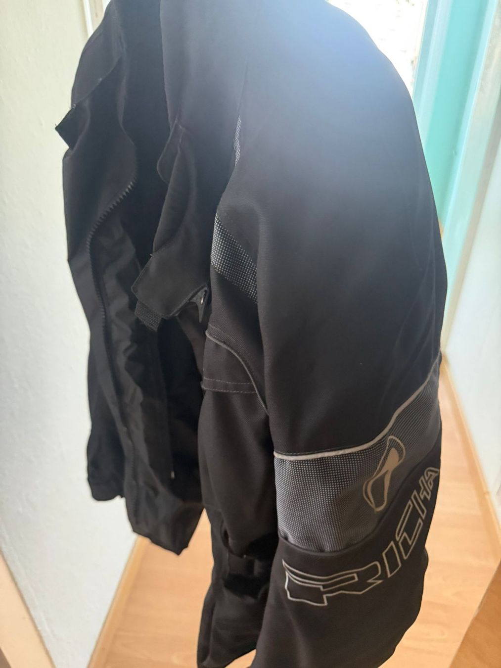 Jacken: Richa Motorradjacke, Grösse L, Schwarz – Gebraucht aus Nidau von Mattia_Cordella 1
