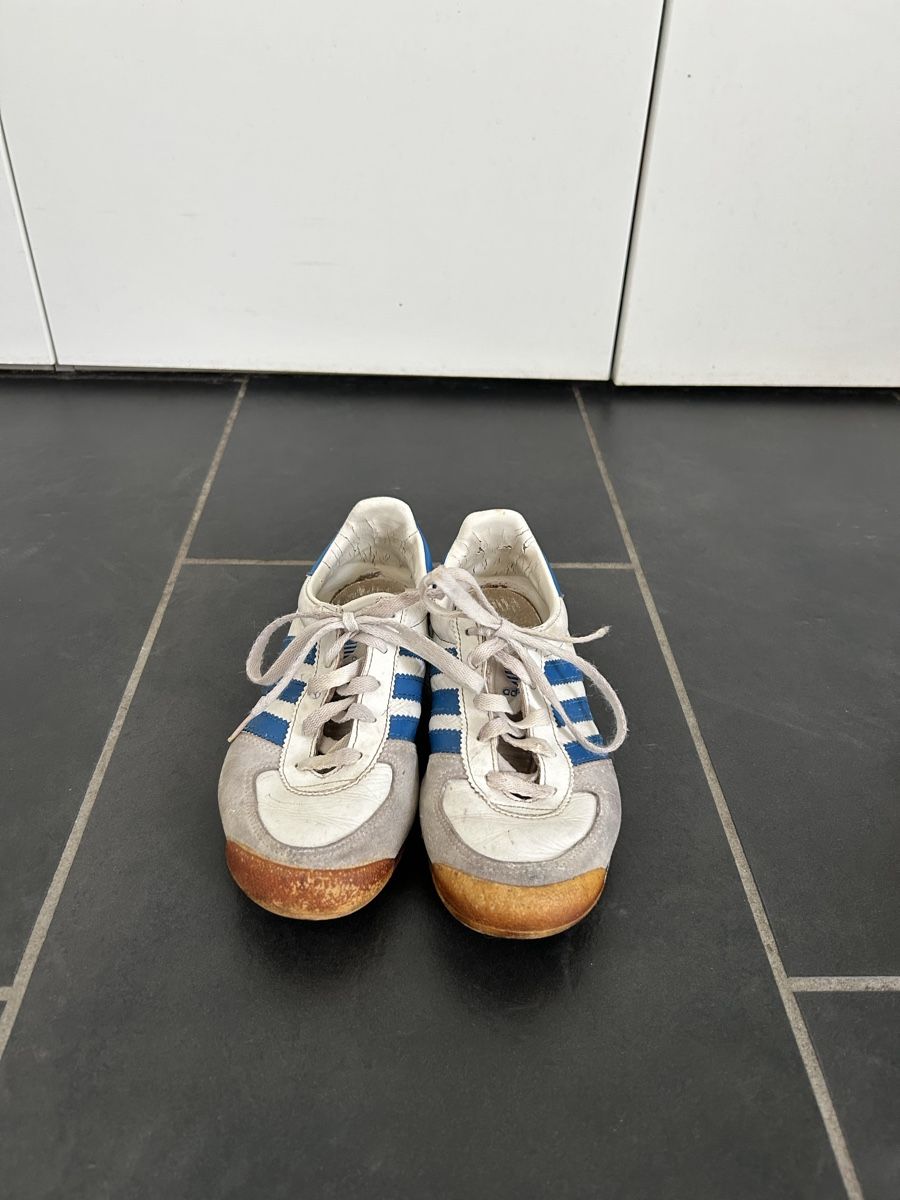 Adidas Scarpe da donna: Sneakers Adidas vintage – Usato da Gordola venduto da arizi_shop