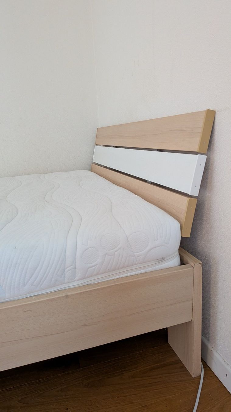Betten: Bett mit Matratze, 120 cm breit – Gebraucht aus Rupperswil von white.rabbit 1