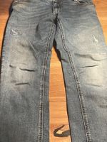 Neuwertige, modische ESPRIT Jeans (Grösse 158)