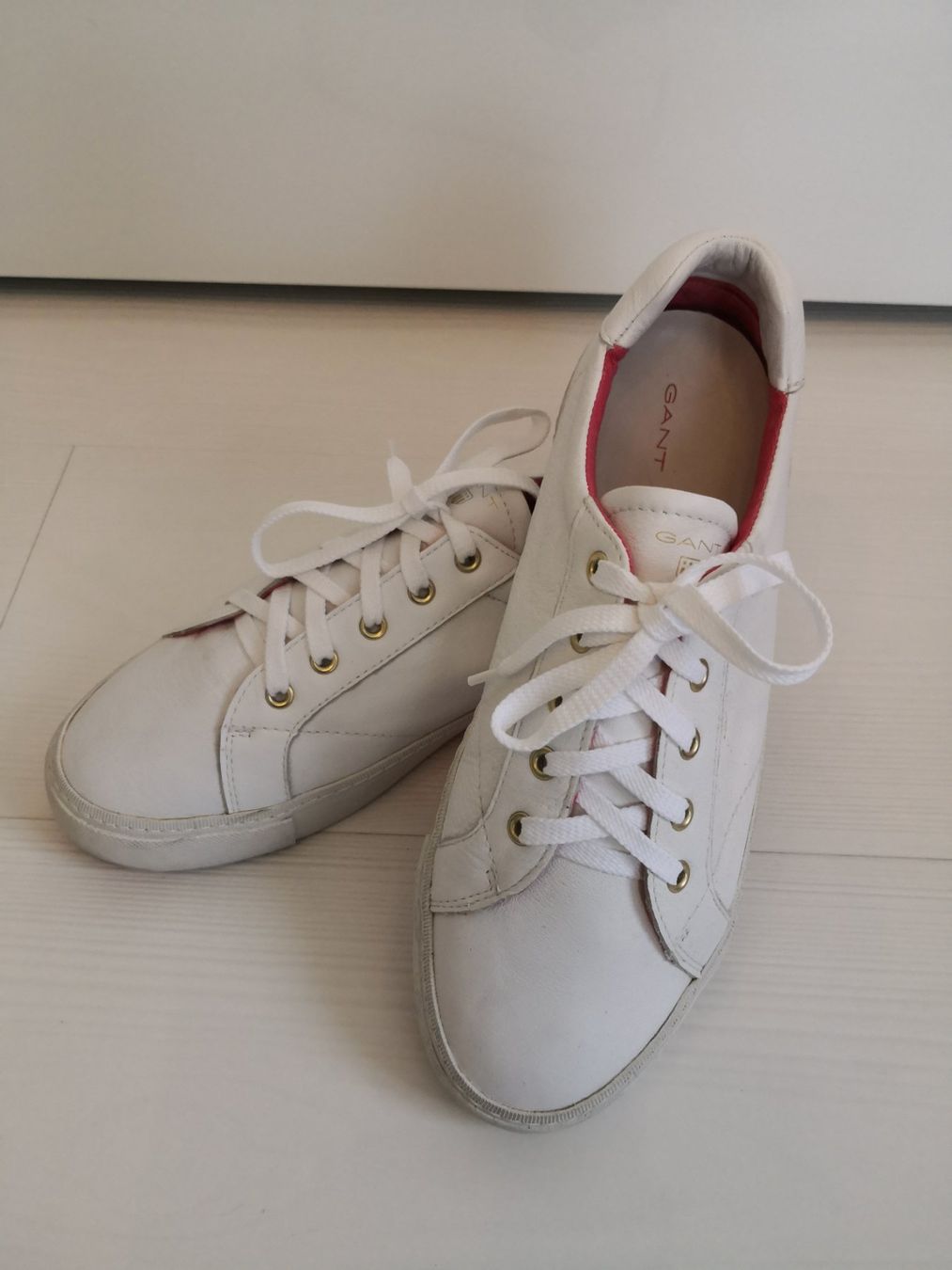 Gant Damenschuhe: 🤩GANT LEDER-SNEAKER WEISS – Gebraucht aus Olten von Naja-Twins-Twins 2