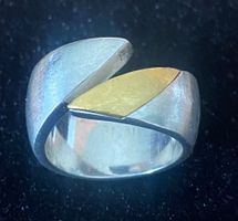Schmuck - Fingerring - Silber mit vergoldetem Teil