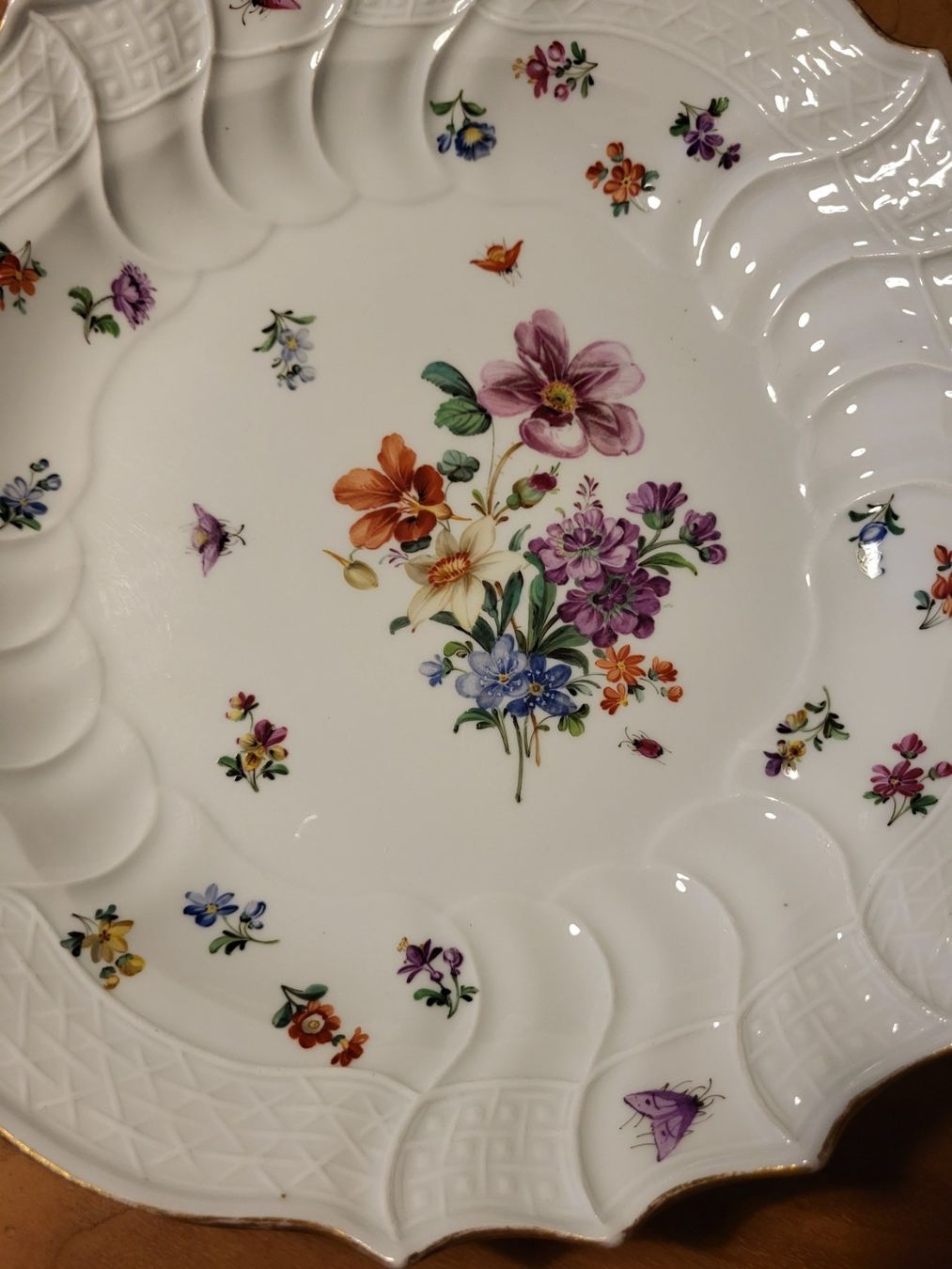 Servierplatten: Grosse Meissen Platte, Brandenstein Relief – Gebraucht aus St. Gallen von nikolausraphael 1