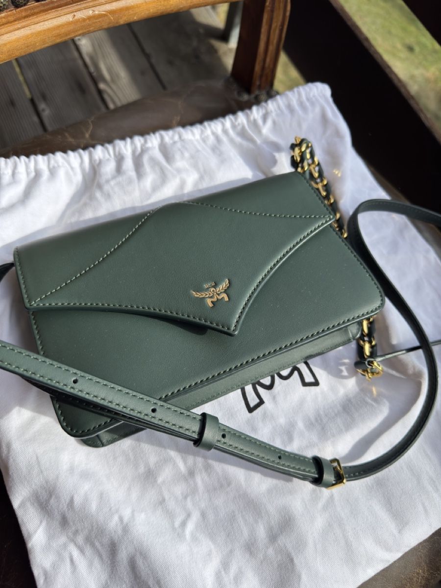 Mcm Borse: MCM Shoulder Bag Green Gold Hardware – Nuovo (secondo la descrizione) da Sion venduto da sof_97f5
