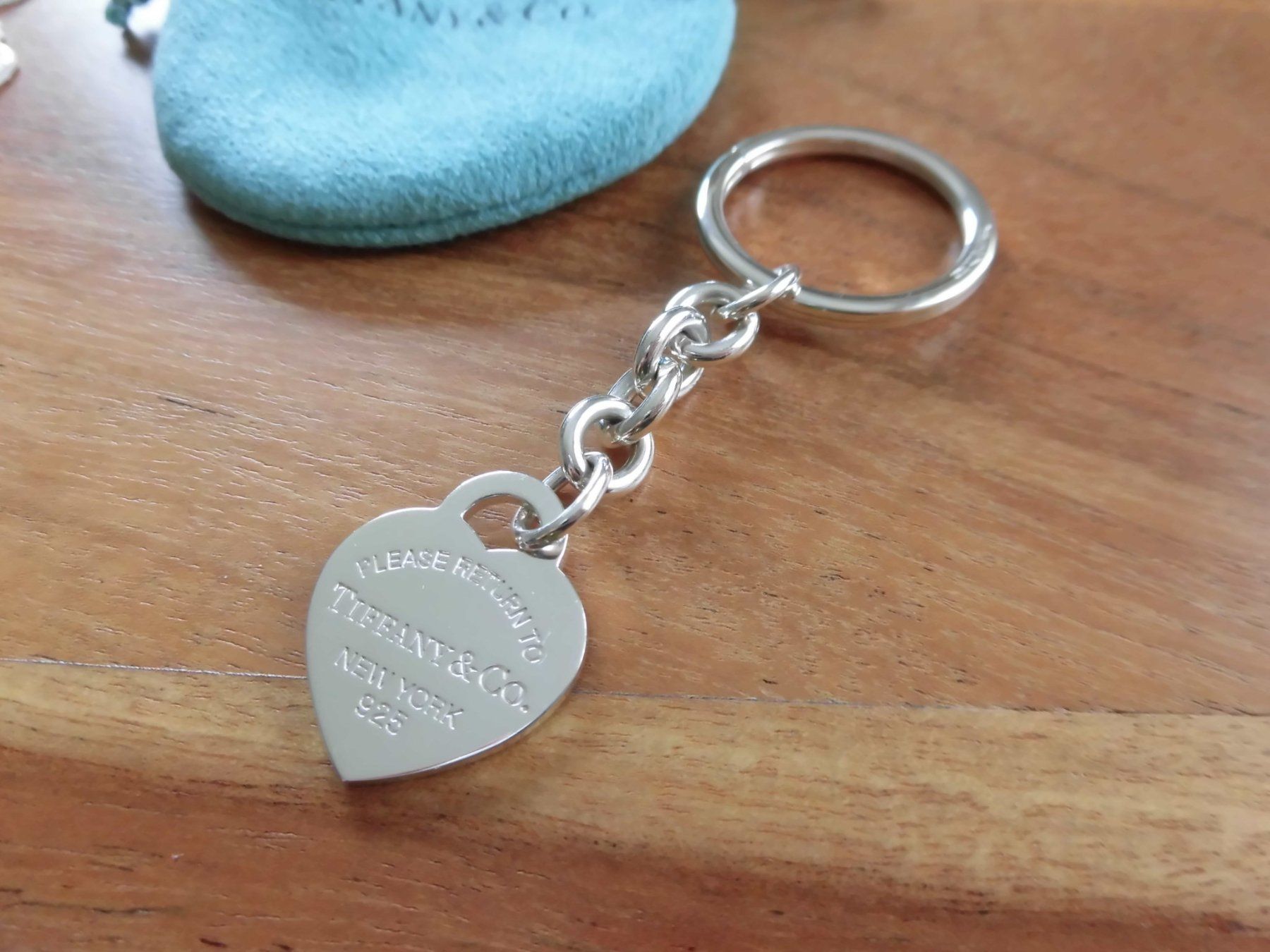 Tiffany & Co. Schlüsselanhänger & - bänder: Return to Tiffany Heart key ring!! – Gebraucht aus Goldach von  1