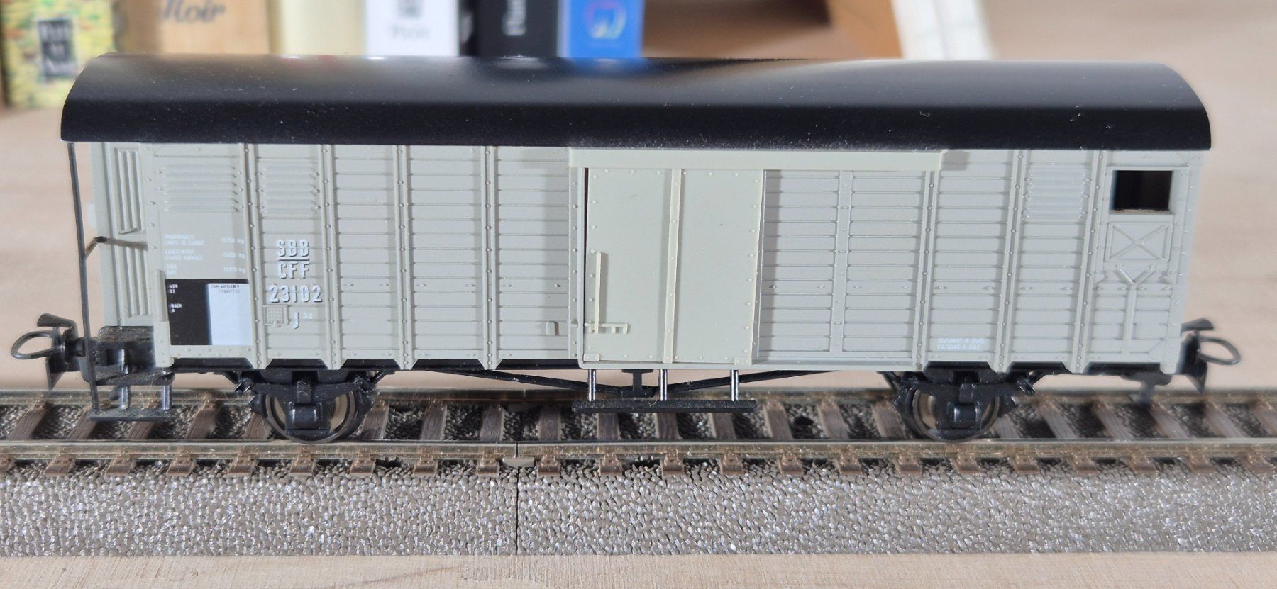 Märklin Modelleisenbahnen: MÄRKLIN 4786.3 : SBB-CFF, J3   23102  - H0 AC – Gebraucht aus St-Léonard von thipif