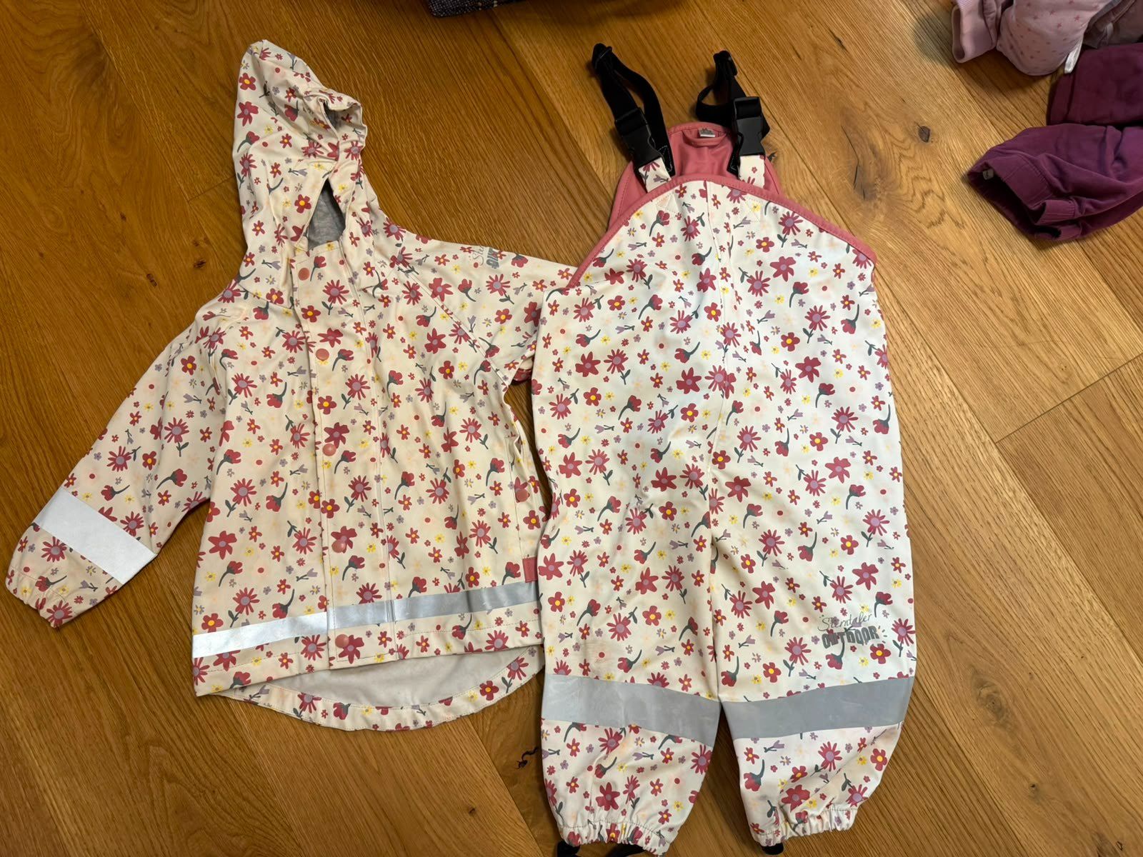 Lotti & Set di vestiti: Madchen Kleider Paket 86/92 – Usato da Basadingen venduto da ChristabelsCloset 2