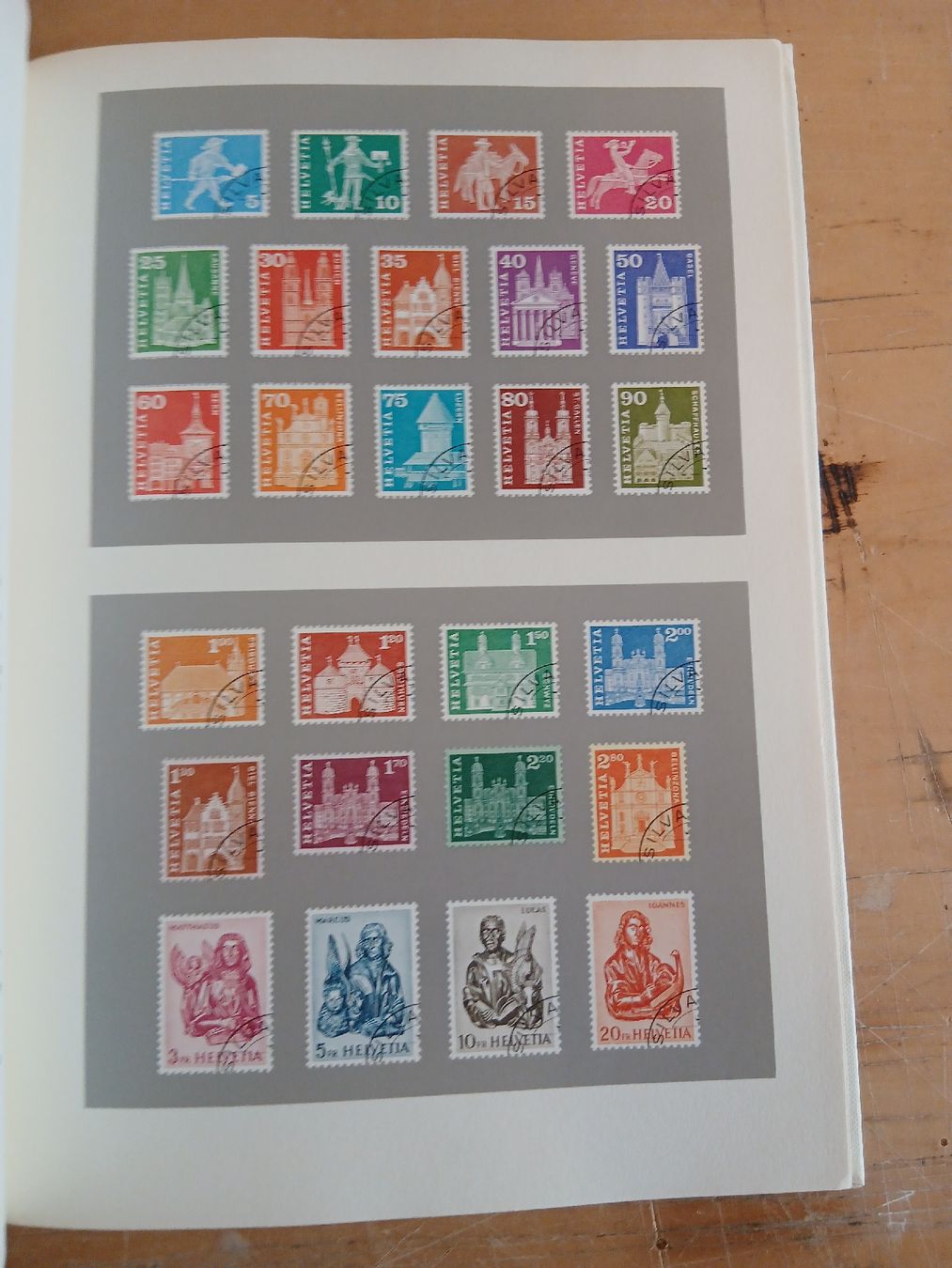Tutti i francobolli: Livre de Timbres-Poste Suisses Zurich  – Usato da Belfaux venduto da frifri500 3