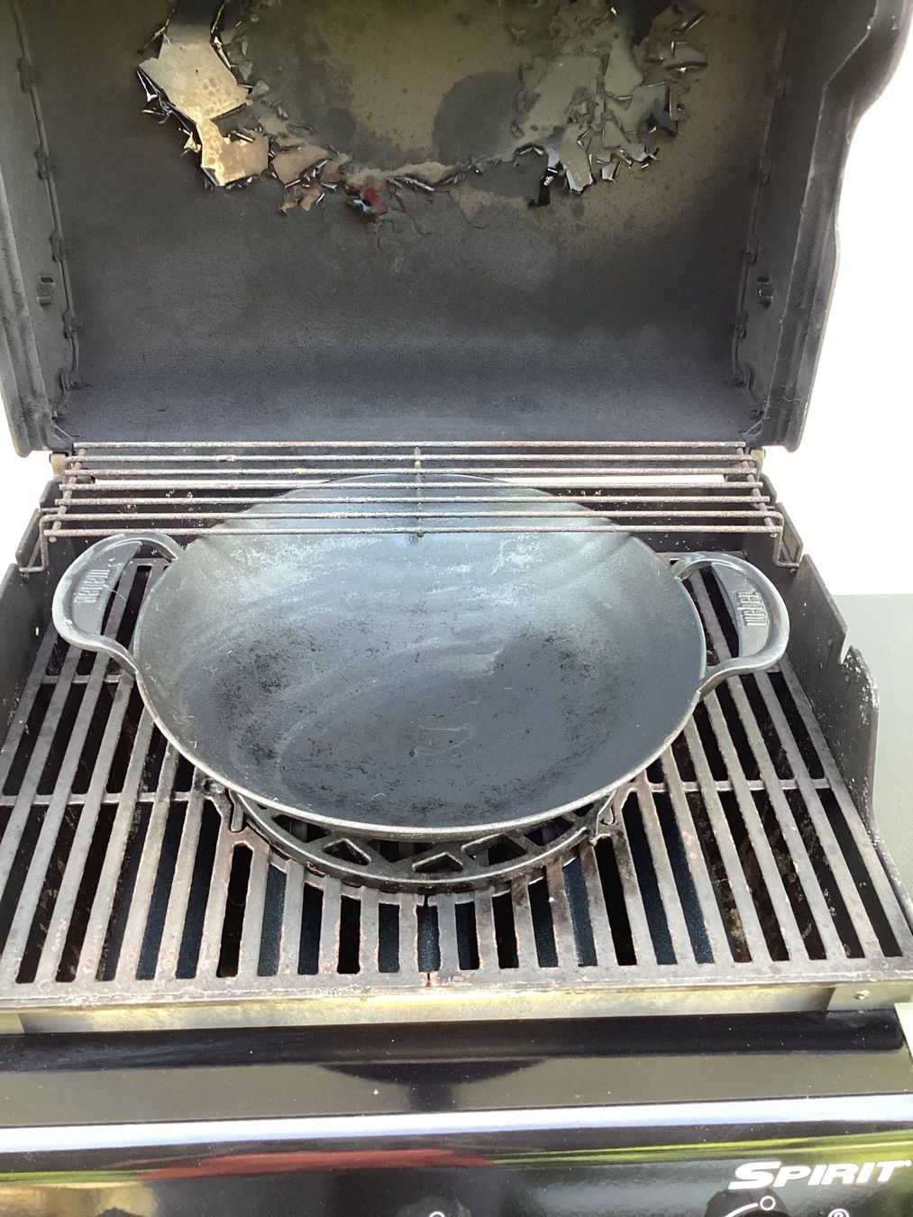 Weber Grills: Weber Grill Spirit E-320 mit neuen flavorizer Bars – Gebraucht aus Vezia von  4