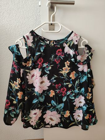 Damenbluse Grösse 40 mit floralem Print + Schultern cut out 
