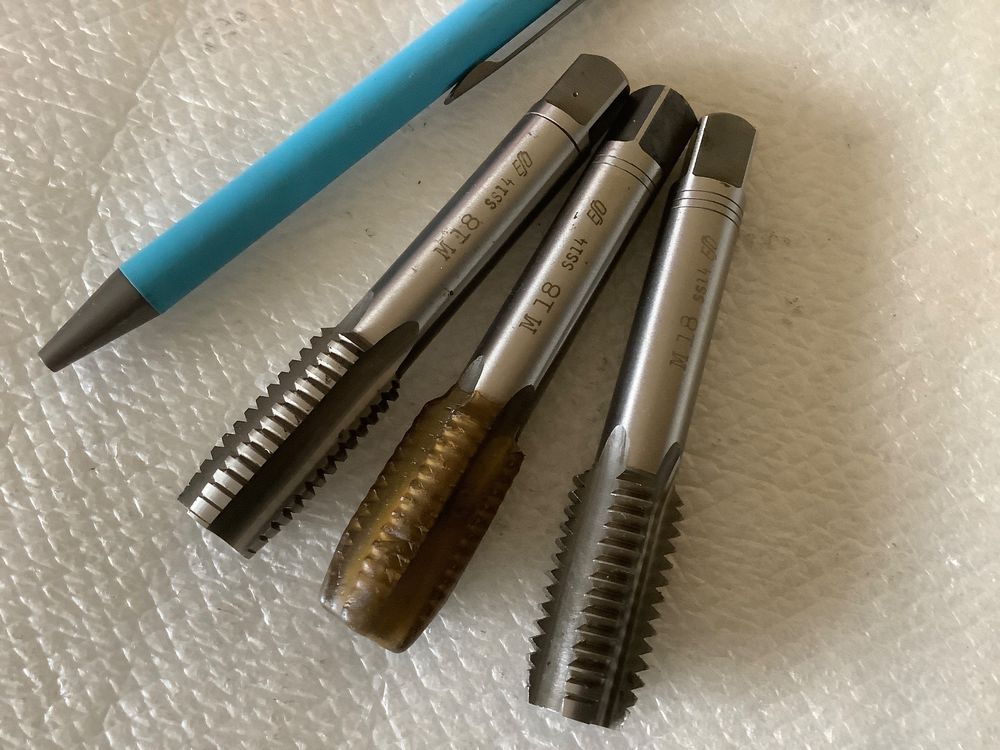 Tous les outils: M18 HSS Handgewindebohrer Satz, unbenutzt von ESO Swiss – Neuf (Voir description) à Widnau par frohsinn7