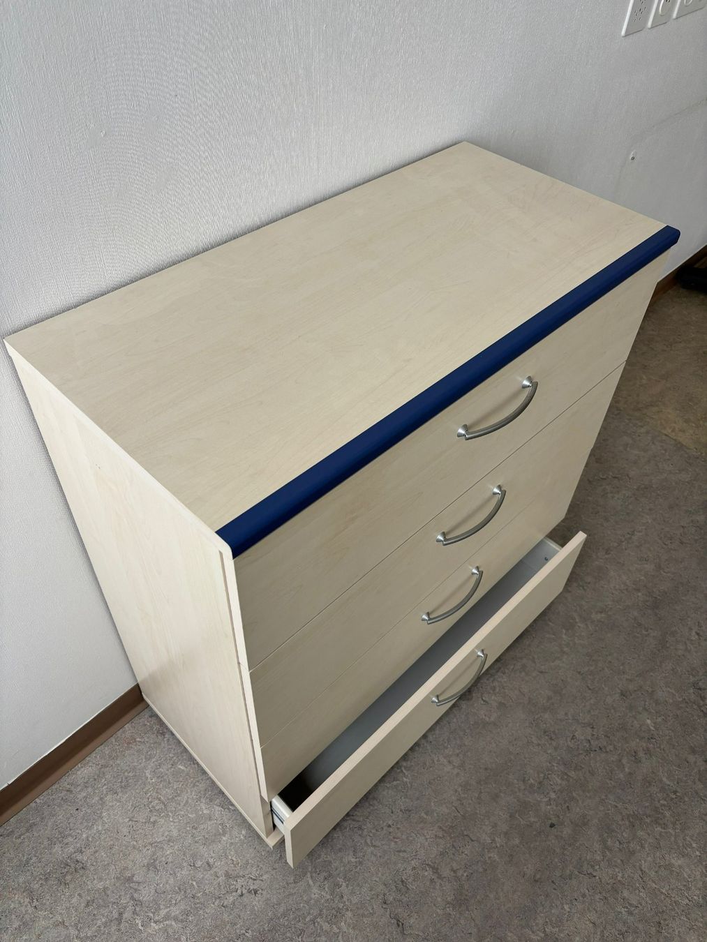 Commodes: Kommode – D'occasion à Oberbuchsiten par nfl_s9qd 2