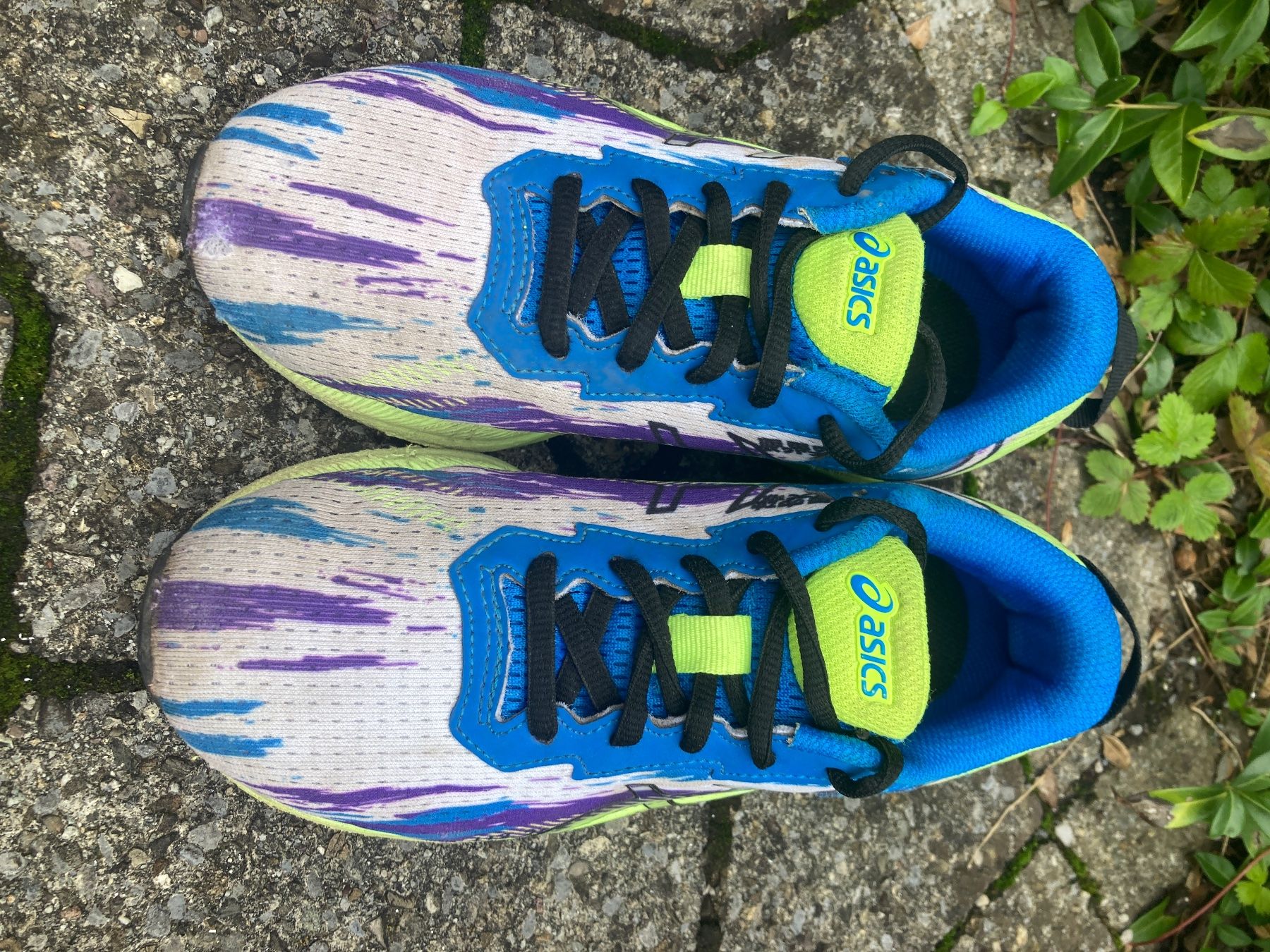 Asics Scarpe da uomo: Asics Laufschuh Gr 35 – Usato da Buchrain venduto da Gotthardli