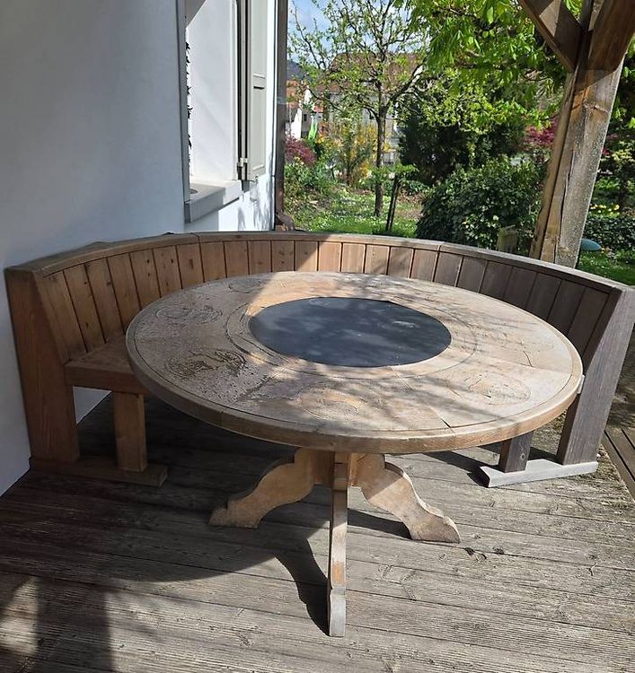 Einmaliger Hirschen-Tisch aus Massivholz mit runder Eckbank (Gebraucht) in Rünenberg für CHF 120 – nur Abholung auf Ricardo kaufen