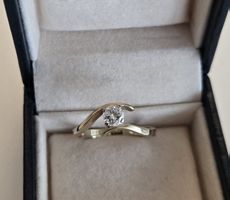 Solitär Goldring 18 Karat mit Diamant 0.25