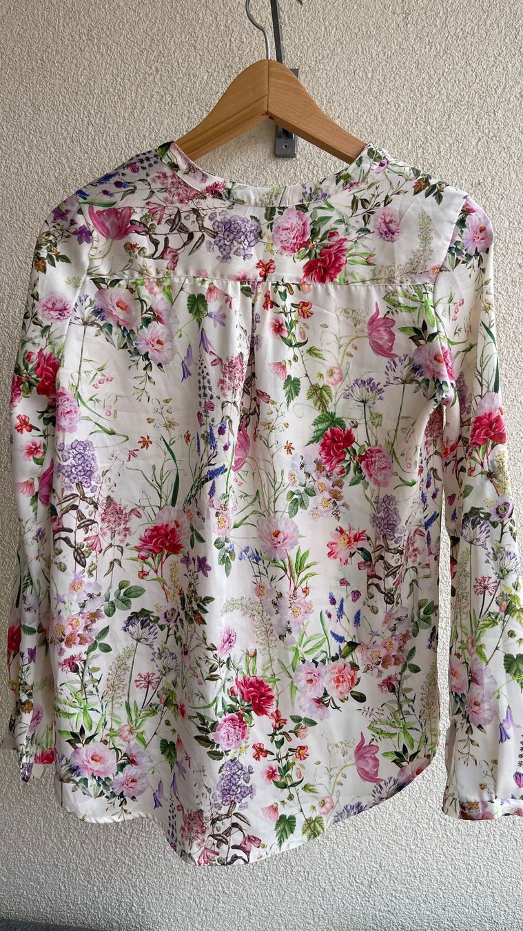 Zara Blusen: Blumen Bluse Gr. XS Zara – Gebraucht aus Arni AG von sch_7rz9 4