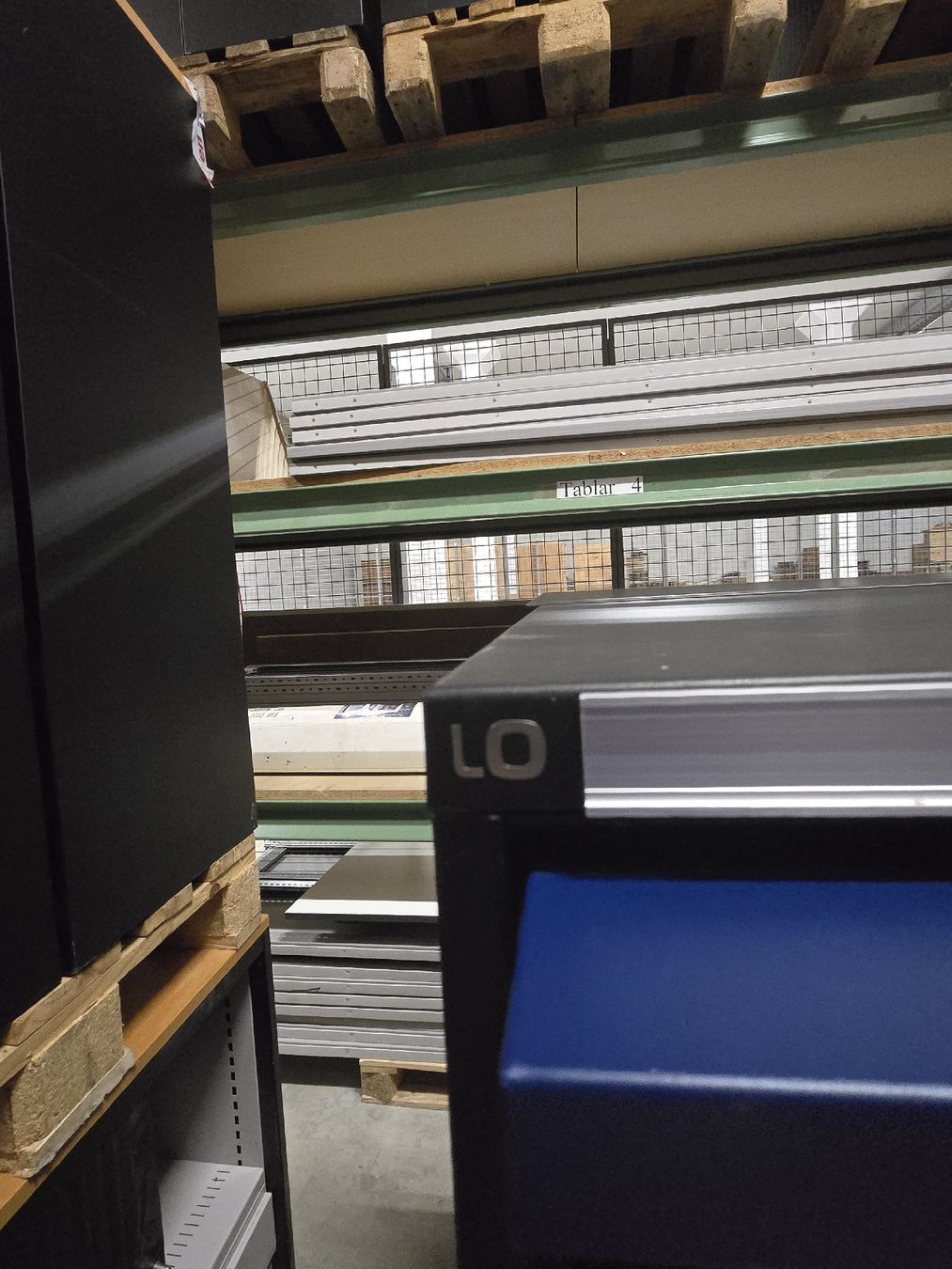 Lista Armadi: Lista Office Schrank – Usato da Safenwil venduto da Leo.87. 2