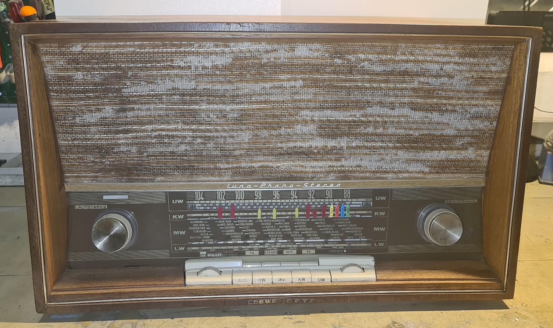 Radio: radio à tubes – Difettoso da Mézières VD venduto da M.Lapin 1