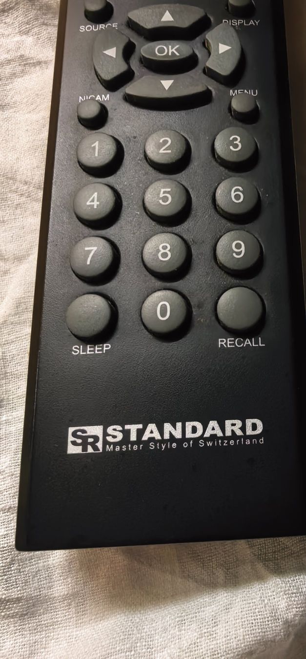 Fernbedienungen: Telecommande TV standard – Gebraucht aus Genève von ns4wd 2