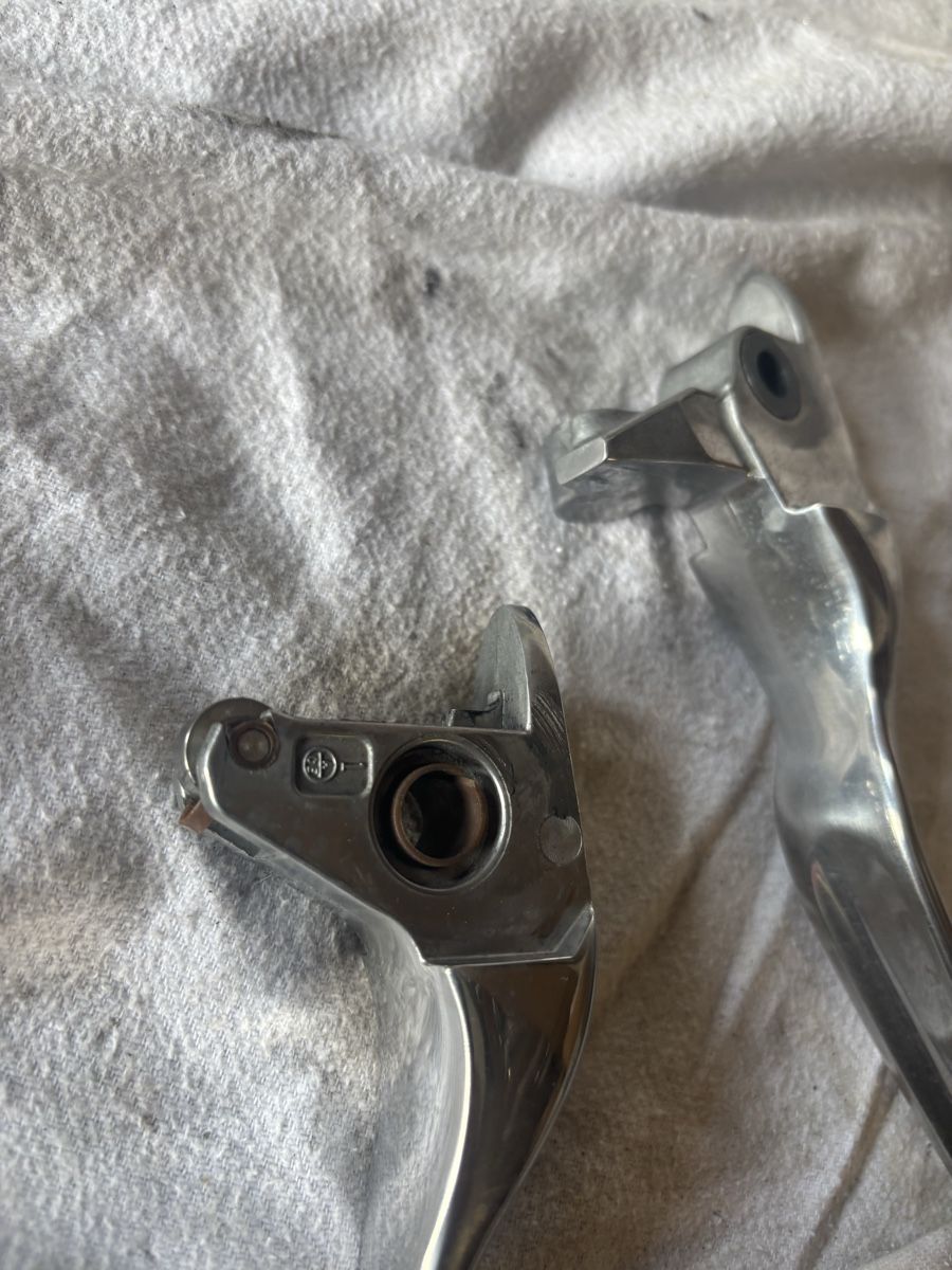Harley-Davidson Tutti i ricambio per moto: Harley Davidson Bremms + Kupplungshebel  – Usato da Schötz venduto da Harley35 6