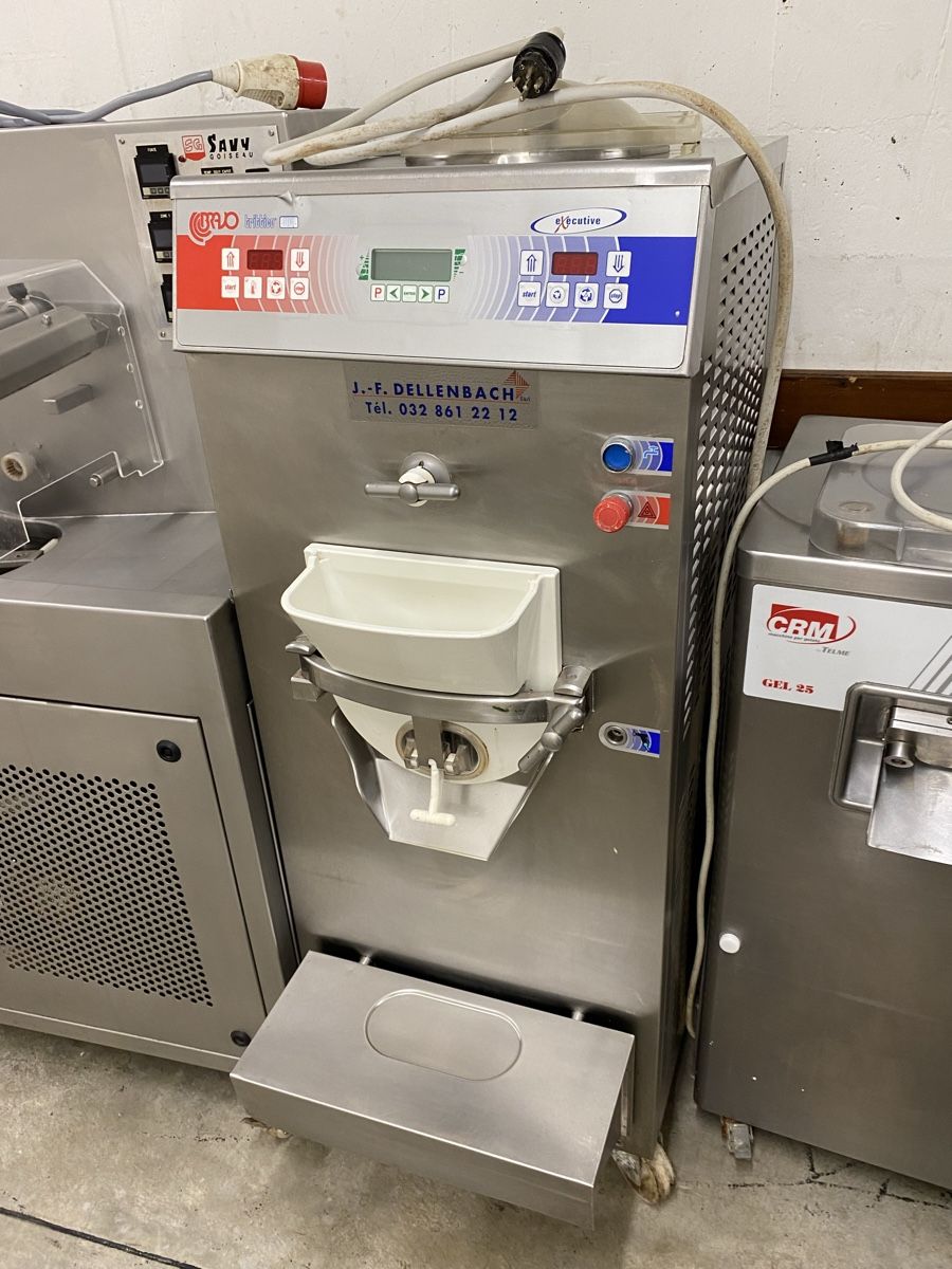 Elettrodomestici da cucina: 2 Eiscrememaschine und eine Schockoladenmaschien – Usato da Dietikon venduto da dia_y8y5 8