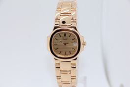 Patek Philippe Lady Nautilus Ref. 4700 18K Gold Service 2026