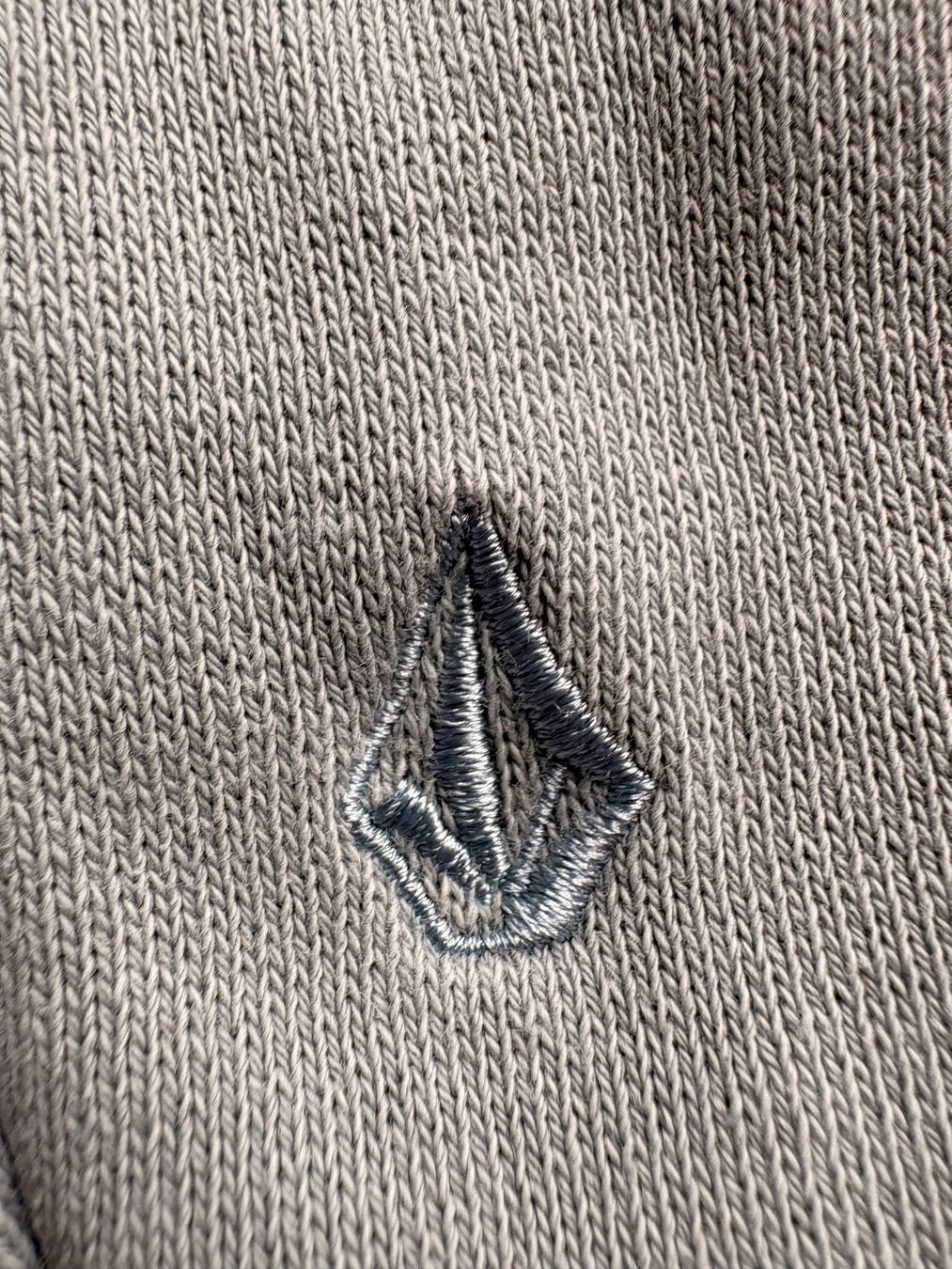 032C Maglioni & Felpe: Volcom Pullover – Usato da Wigoltingen venduto da _vntg_ 3
