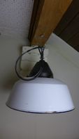 Hängeleuchte Emaille weiss blau guter Zustand 250 V 250 W