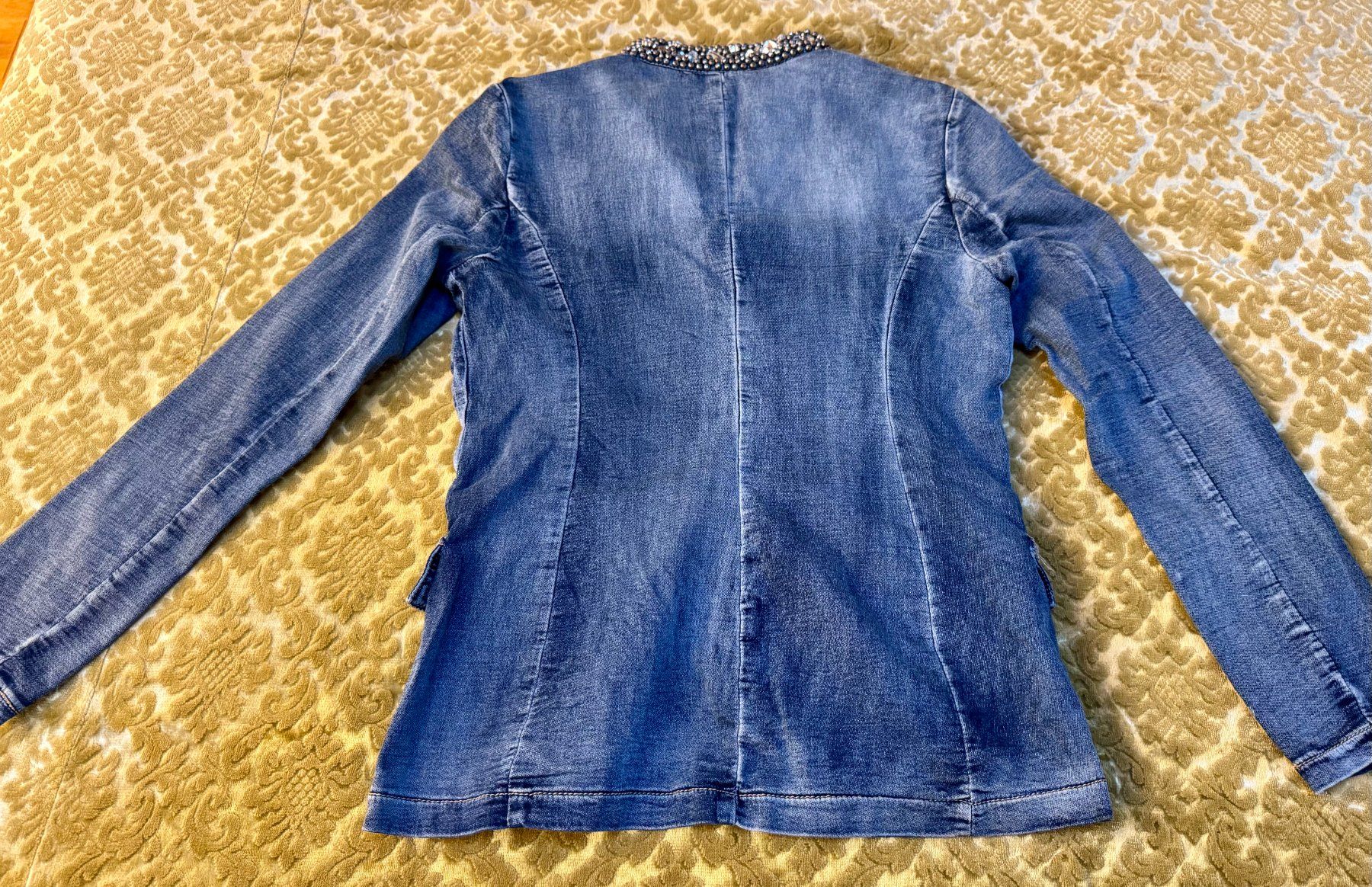 Jacken: Veste en jeans taille 40 avec col strass – Gebraucht aus Athenaz (Avusy) von Kurtzuegg 2