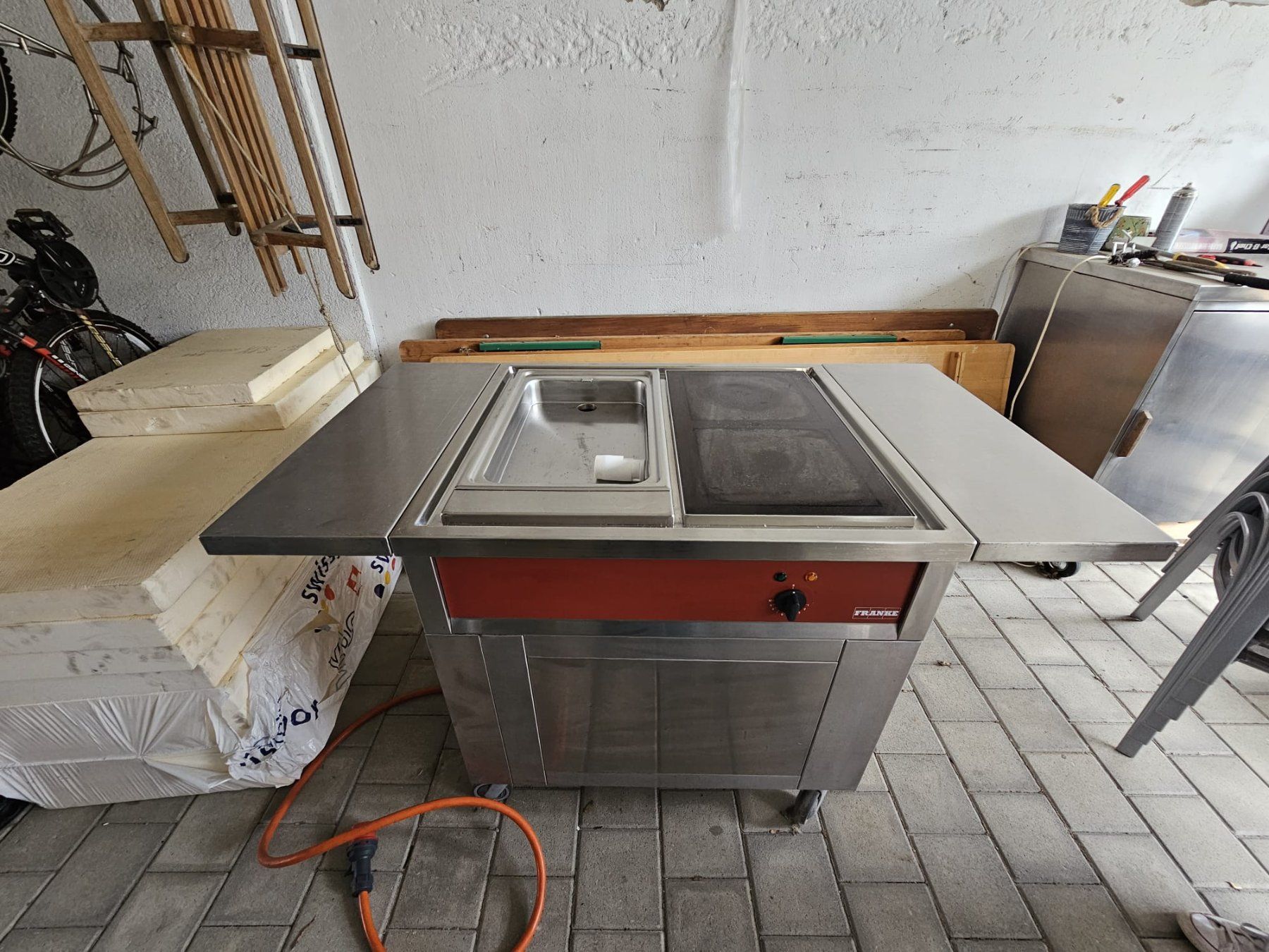 Cucine complete: Franke professionnelle Gastroküche – Usato da Laupersdorf venduto da Ma_123