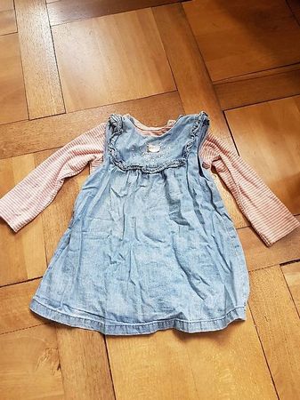 Sehr herziges Kleidchen Jeans Grösse 74