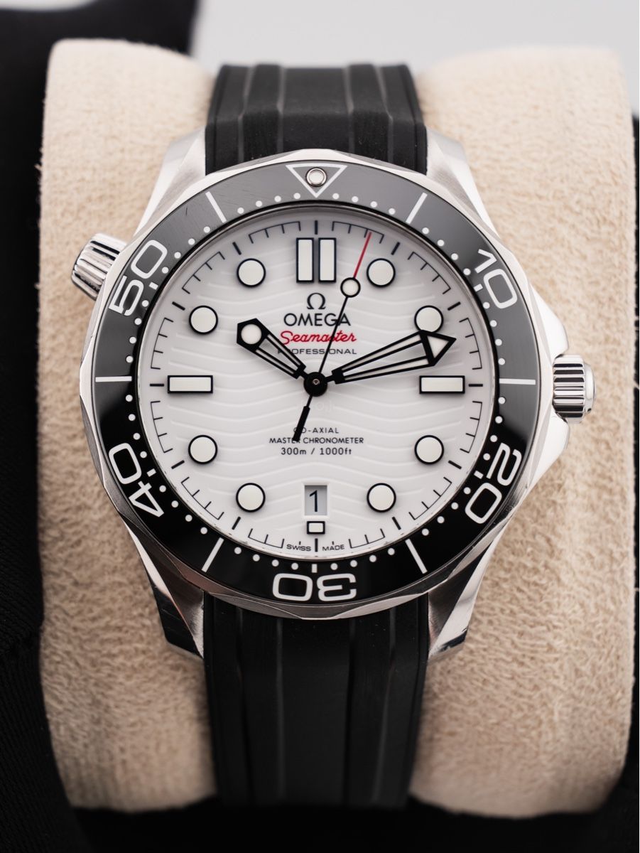 Omega Uhren: Omega Seamaster Diver 300M weiss – Gebraucht aus Zürich von Timely_Deals 2