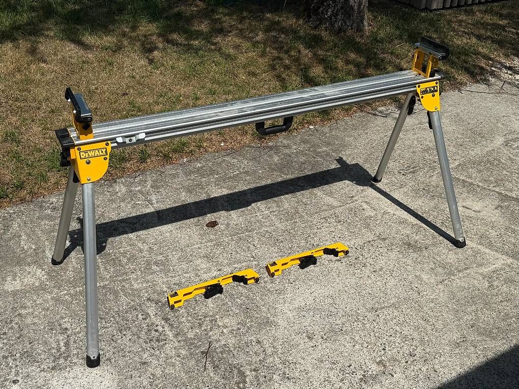Dewalt Tutti gli attrezzi: Dewalt Universal-Untergestell DE7023 – Usato da Alberswil venduto da Joexy