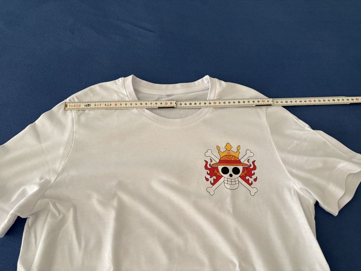T-shirts: Burger King X One Piece – D'occasion à Zollikerberg par JvD0211 1