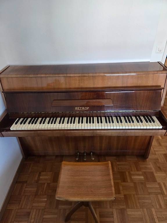 Musikinstrumente: Piano droit PETROF – Gebraucht aus Morges von jcy_66hm
