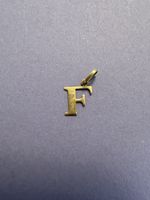 Pendentif lettre F en or , bijou discret et élégant!