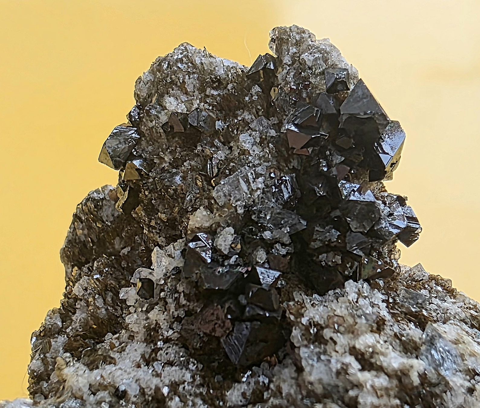 Minerali & Pietre curative: 4x Binntal Spezis. Magnetit - Rutil Pseudomorphose. Calzit. – Usato da Glis venduto da nbu_65ys 7