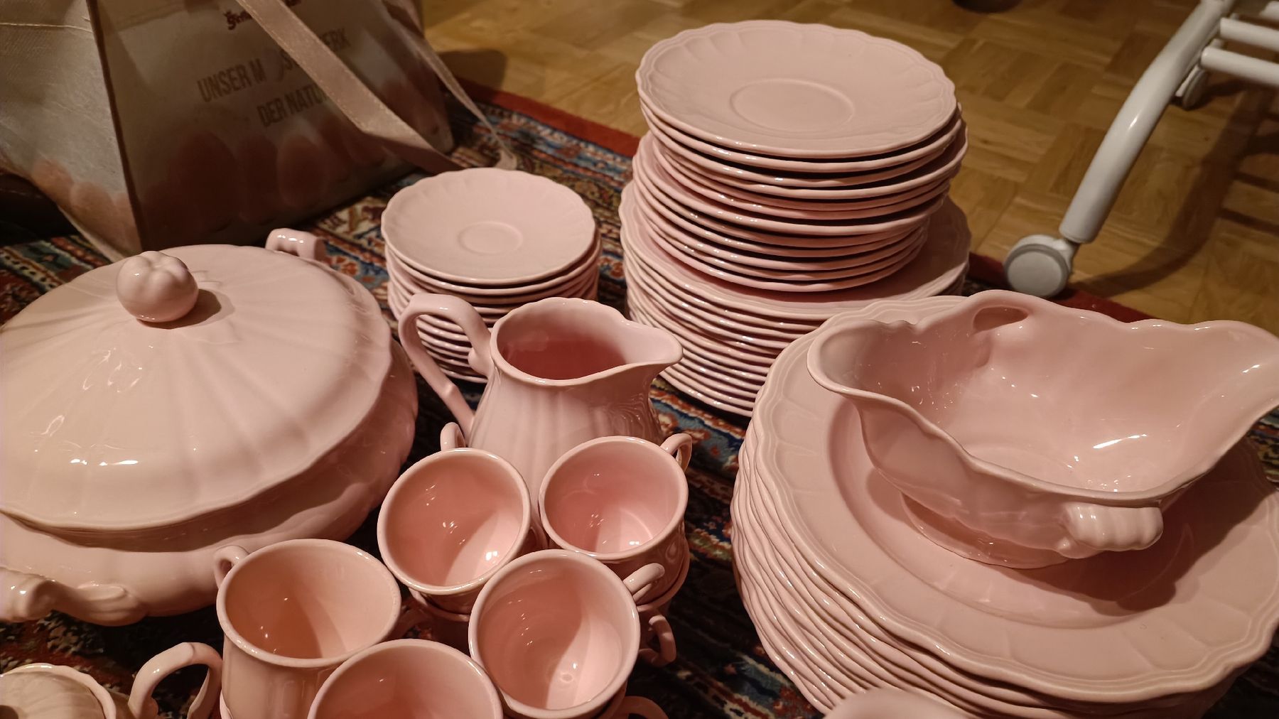 Geschirrsets: Geschirrset rosa – Gebraucht aus Baden von zuppel 8
