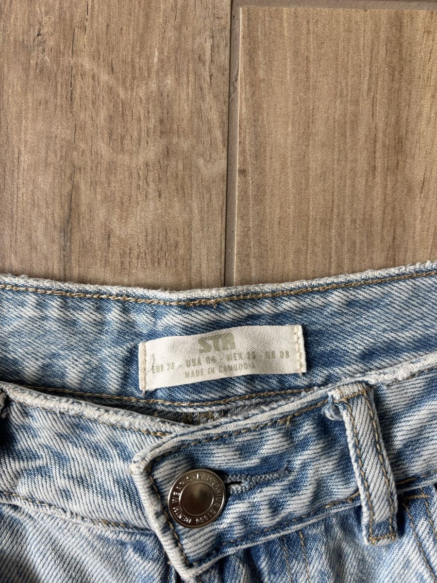Stradivarius Jeans: Hellblaue Jeans straight-leg Stradavarius Gr. 36 – Neuf (Voir description) à Richterswil par ViviKiKo 3
