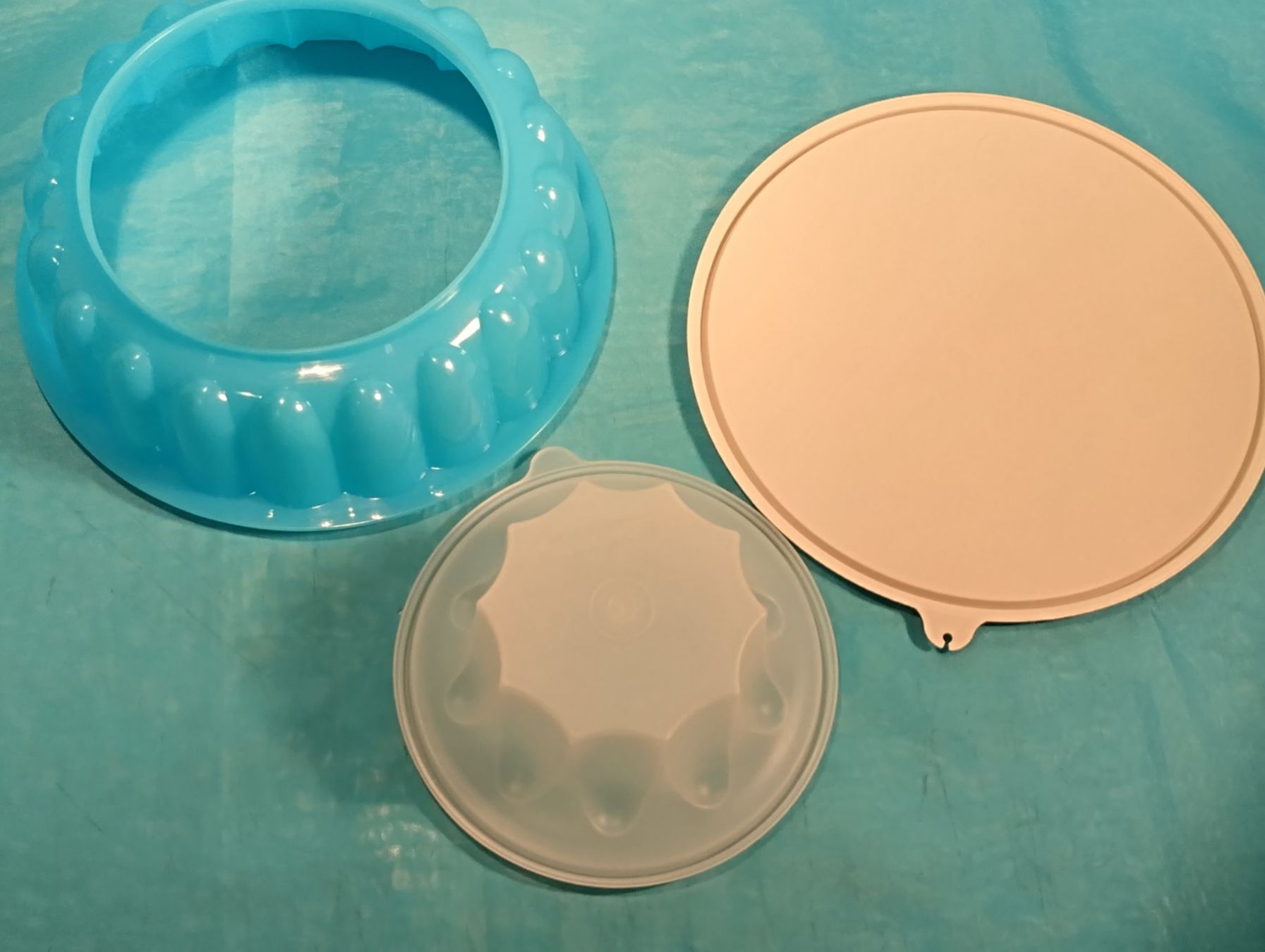 Tupperware Recipients et similaires: Tupperware Puddingform, hellblau-weiss, gross – D'occasion à Bellach par JingleCherry 4