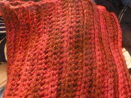 Handgestrickter Schlauch-Schal, weinrot