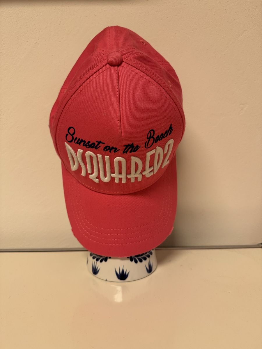 Dsquared2 Copricapi, berretti & cappellini: Dsquared2 Cap 💖 – Usato da Winterthur venduto da lisaylenia 1